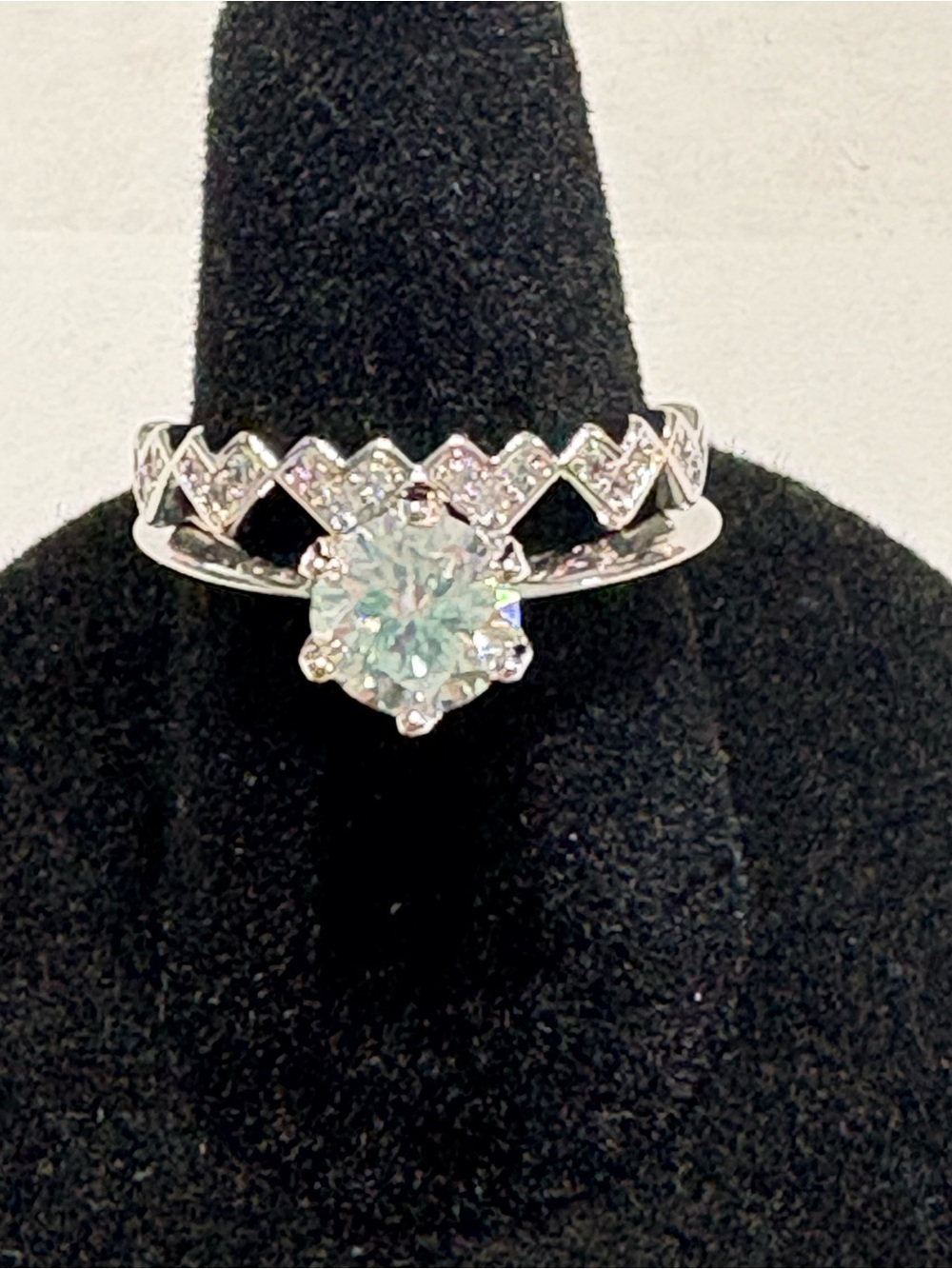 Moissanite Round Solitaire and Heart shape band Set - 1ct